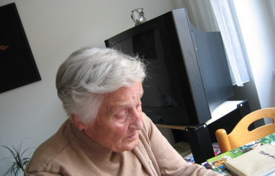 When Should an Alzheimer's Patient Go to a Nursing Home?