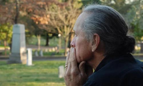 How To Overcome The Trauma Of Losing Your Loved One: What Experts Say